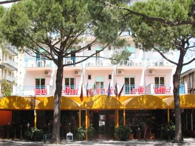 Hotel Canova Lido di Jesolo Eksteriør billede