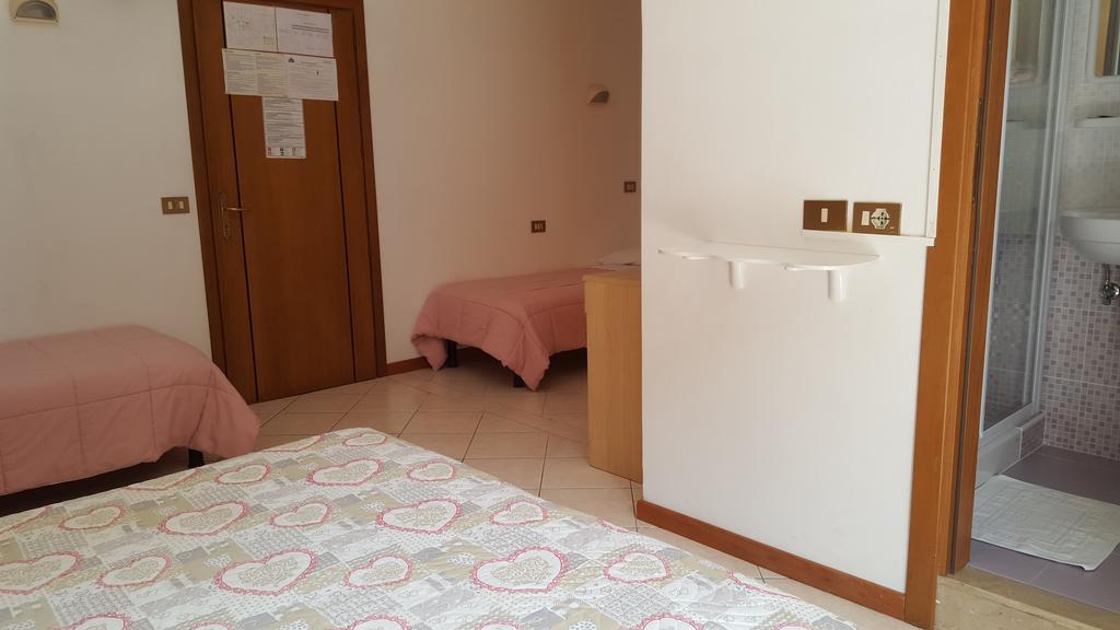 Hotel Canova Lido di Jesolo Eksteriør billede